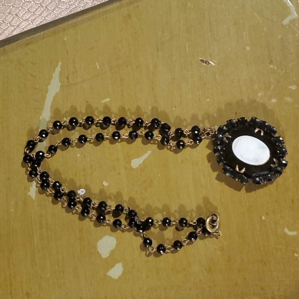 Vintage cameo necklace victorian mourning